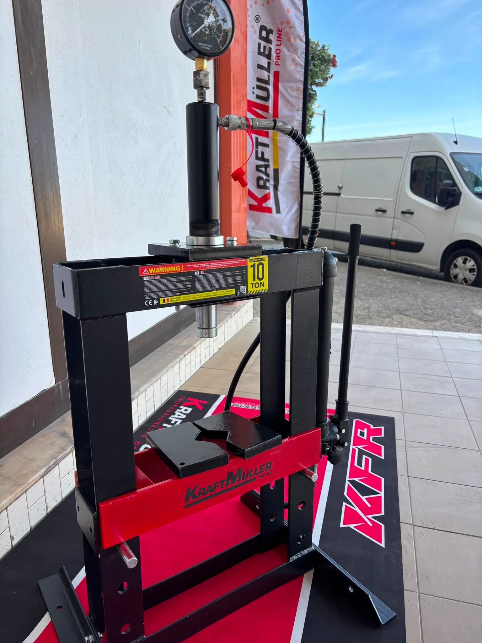 Prensa Hidráulica de Bancada Kraft Müller Pro Line – 10 Toneladas | Manómetro Integrado - Image 2